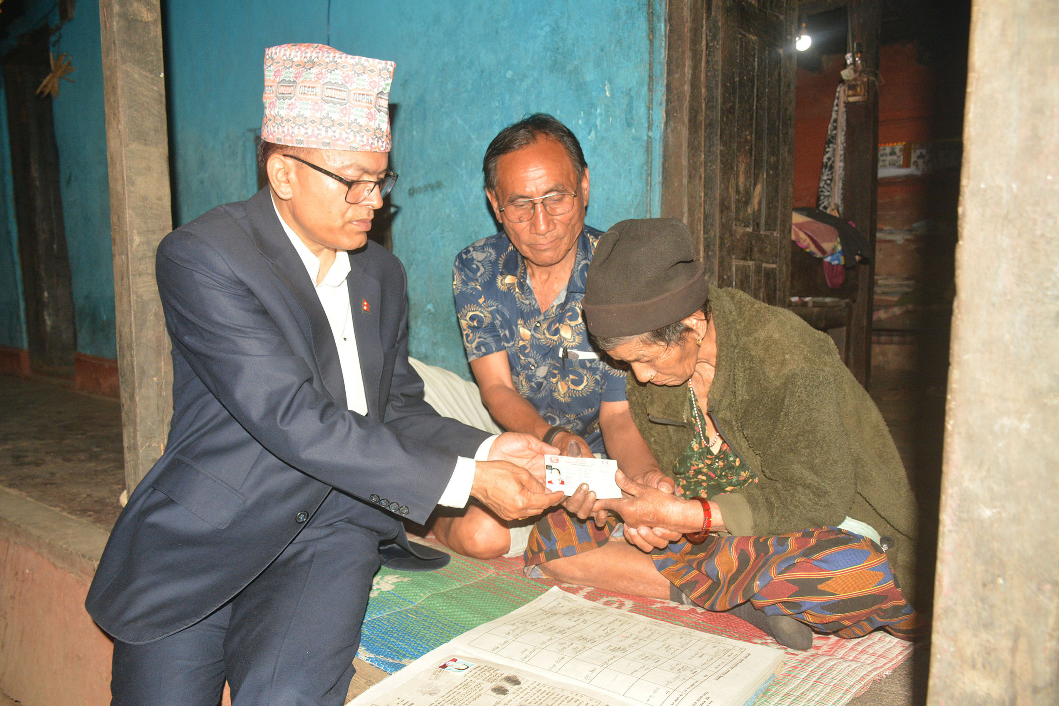 घरमै पुगेर नागरिकता प्रदान