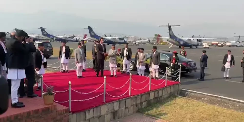 कतारका राजा अमिर शेख थानी नेपाल आइपुगे