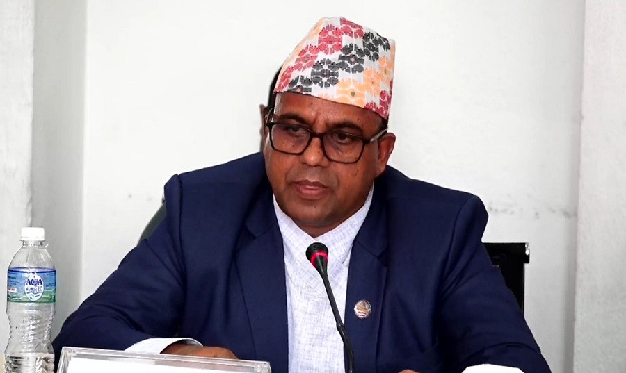 नेपाली गीत संगीतहरु गुणस्तरीय बन्दै गइरहेका छन् : मन्त्री  बद्रिप्रसाद पाण्डे