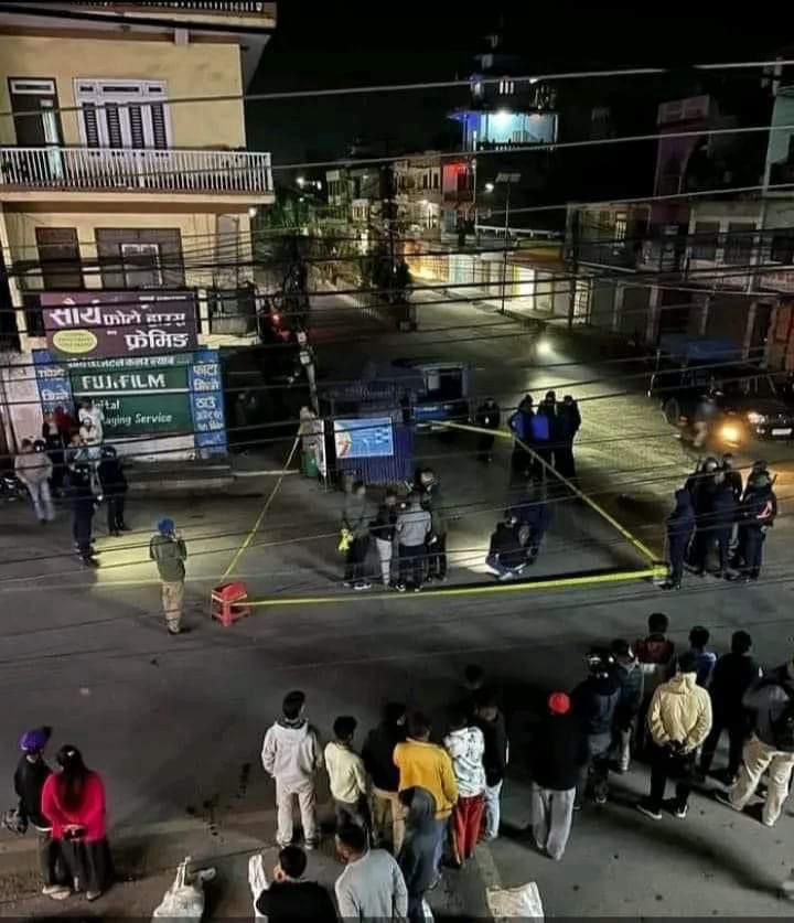 दाङमा एक प्रहरीले आफ्नै श्रीमतीको गोली हानी हत्या गरे