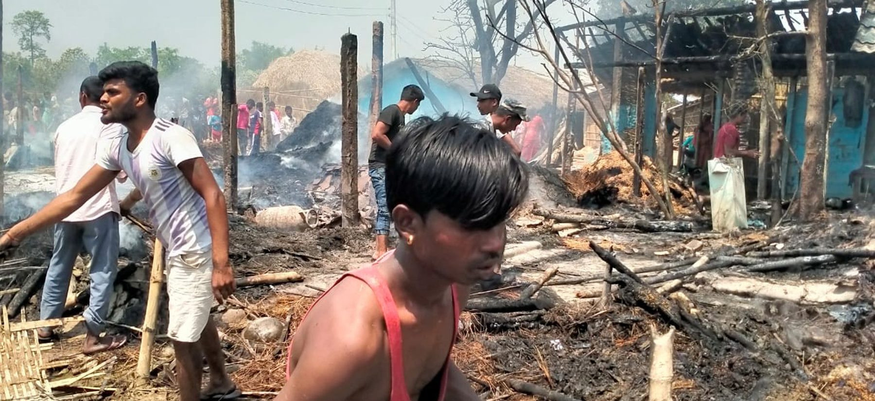 सर्लाहीको बसबरियामा आगलागी ,११ घर जलेर नष्ट, लाखौँको क्षति