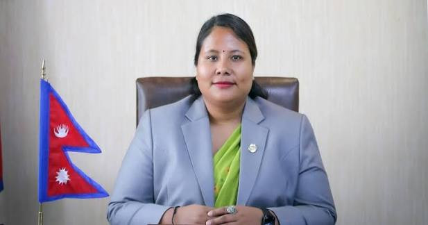 मन्त्री चौधरीद्वारा  व्यावसायिक प्राङ्गारिक मल उत्पादकहरूको  विवरण संकलन सुरु