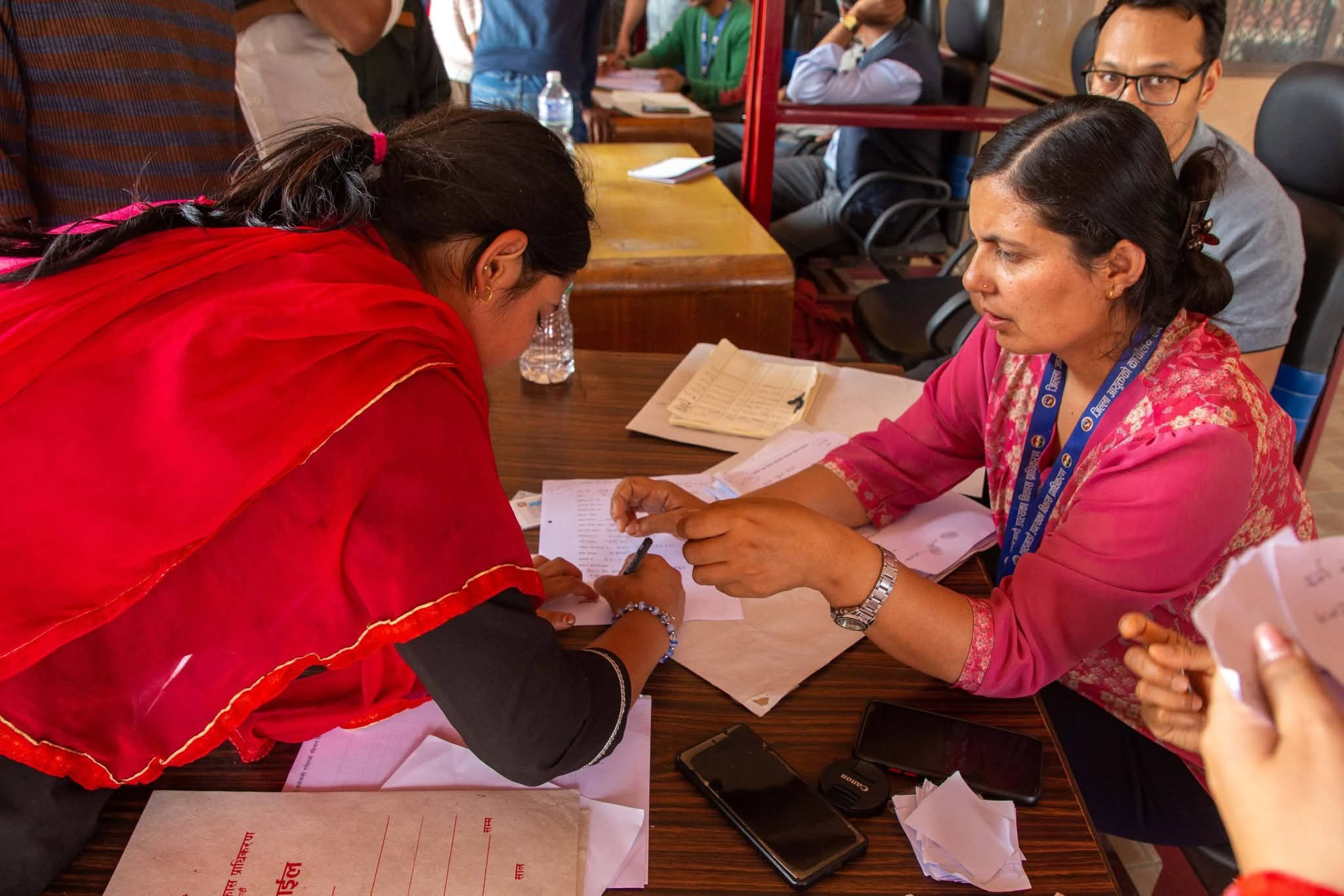 दशरथ रंगशालामा सुकुम्बासीको स्वास्थ्य जाँच : शारीरिक र मानसिक सेवा दुवैमा महानगरको सक्रियता