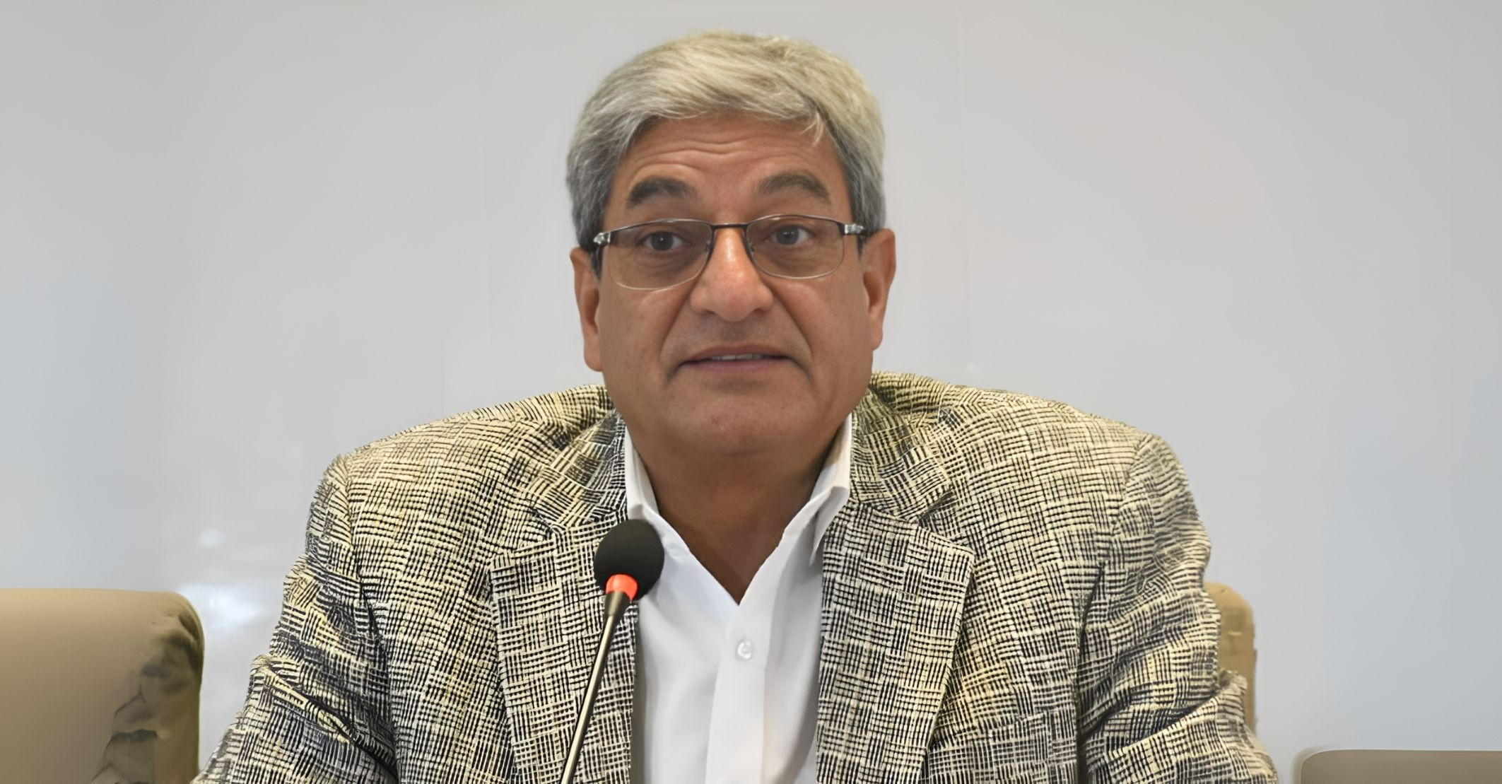 गृहमन्त्री रमेश लेखकले दिए राजीनामा