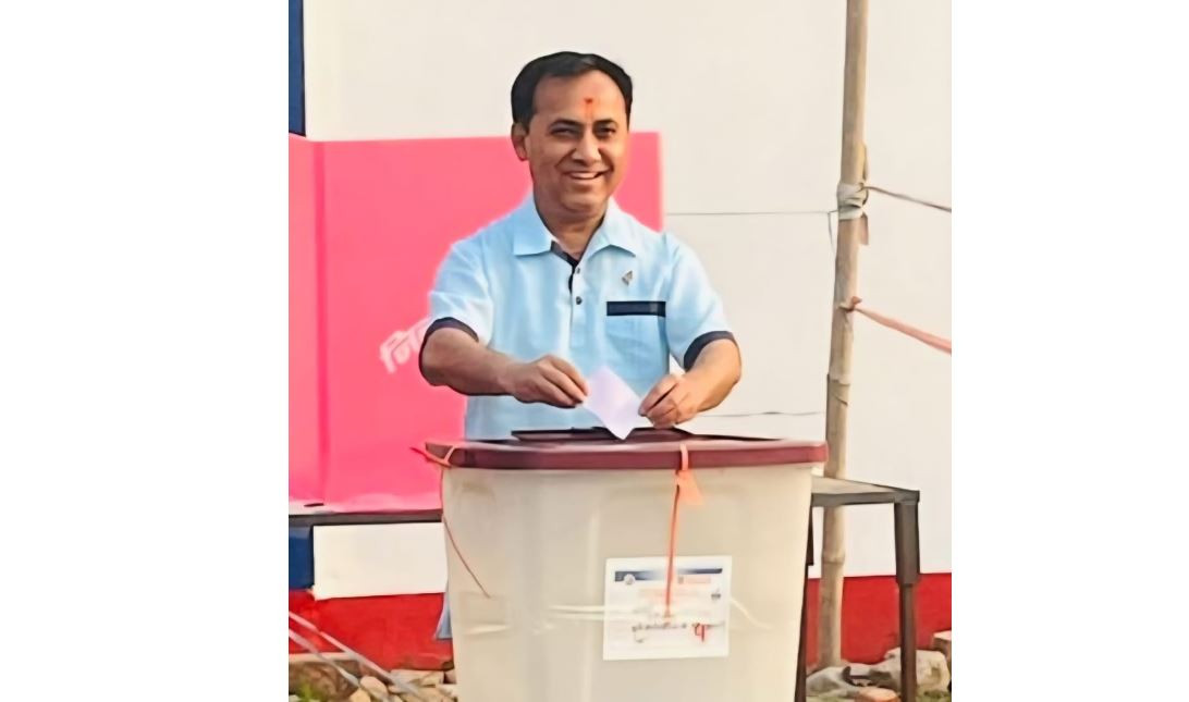 कांग्रेसका उपसभापति विश्वप्रकाश शर्माले गरे मतदान