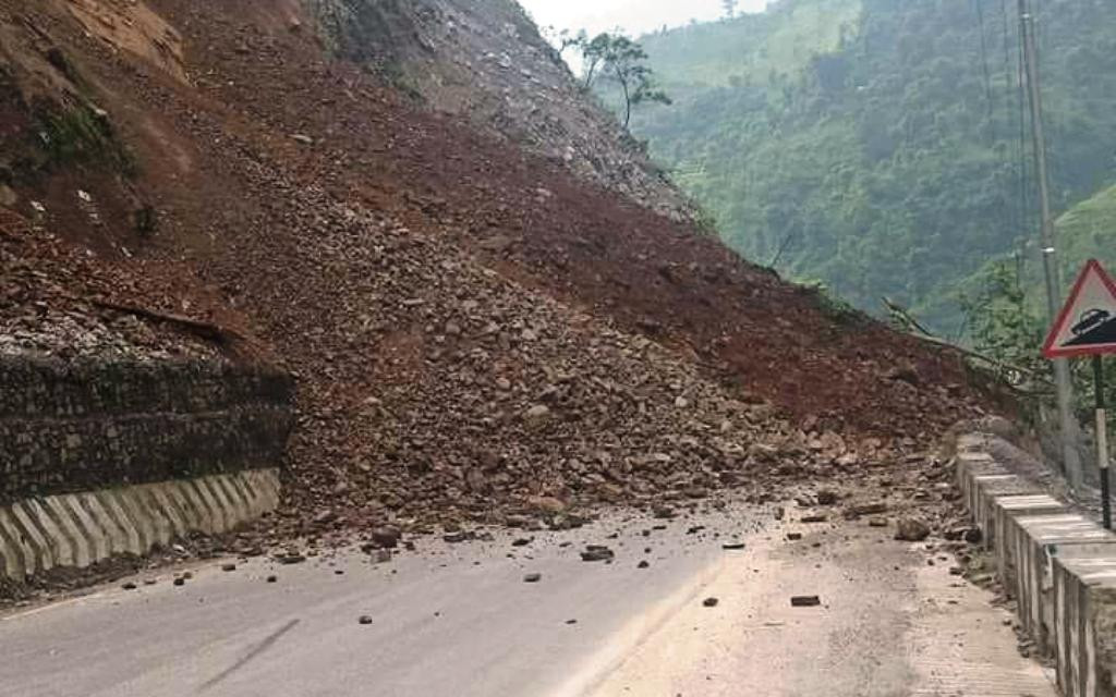 सुक्खा पहिरो खस्दा नारायणगढ-मुग्लिन सडक अवरुद्ध