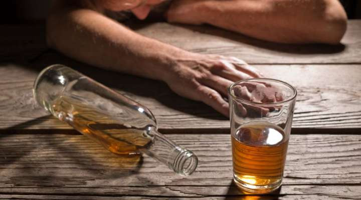 विषाक्त मदिरा सेवनबाट चार जनाको मृत्यु