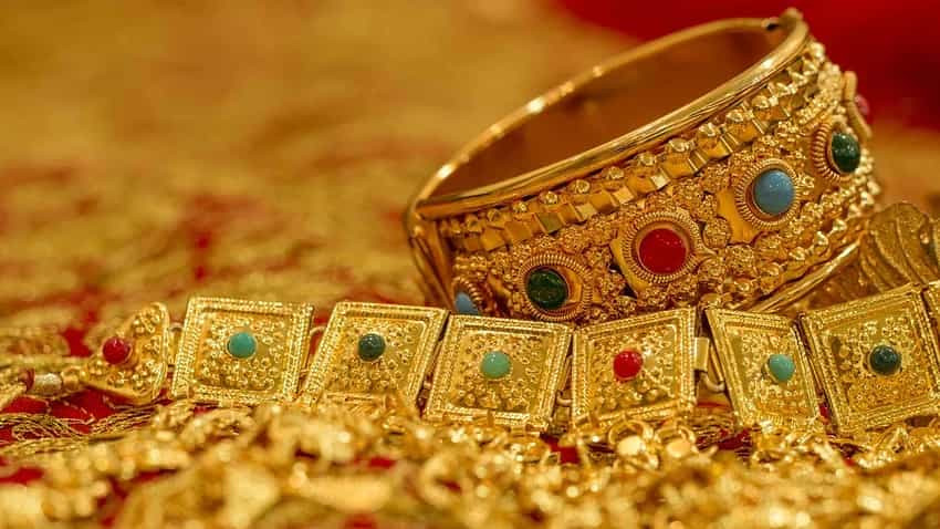 चार हजारले घट्यो सुनको मूल्य, कतिमा भइरहेको छ कारोबार ?