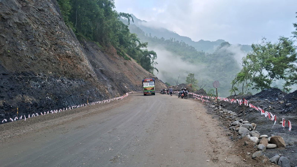 पृथ्वी राजमार्गमा सवारी आवागमन पूर्ण रोक