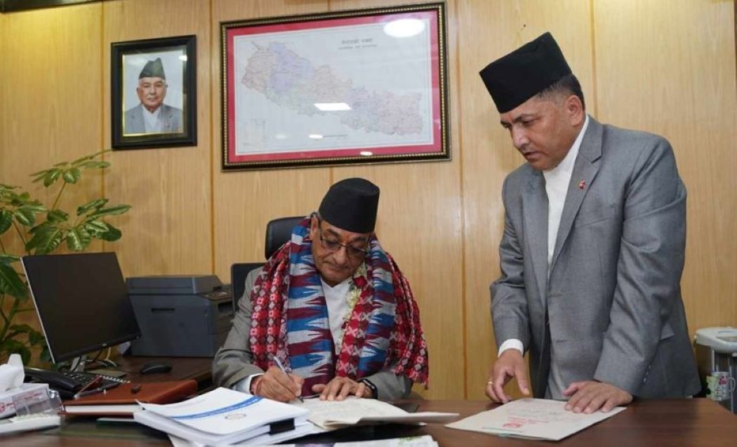 सिमताल बस दुर्घटनाको प्रतिवेदन आज गृहमन्त्री लेखकले प्रतिवेदन बुझ्ने