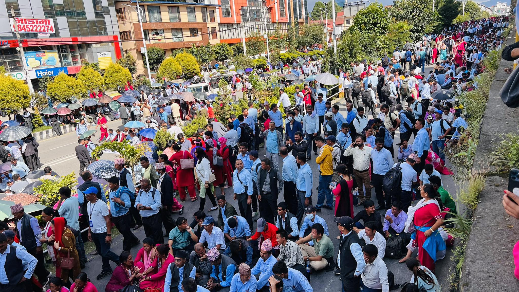 आन्तरिक छलफलमा शिक्षकहरू र सरकार