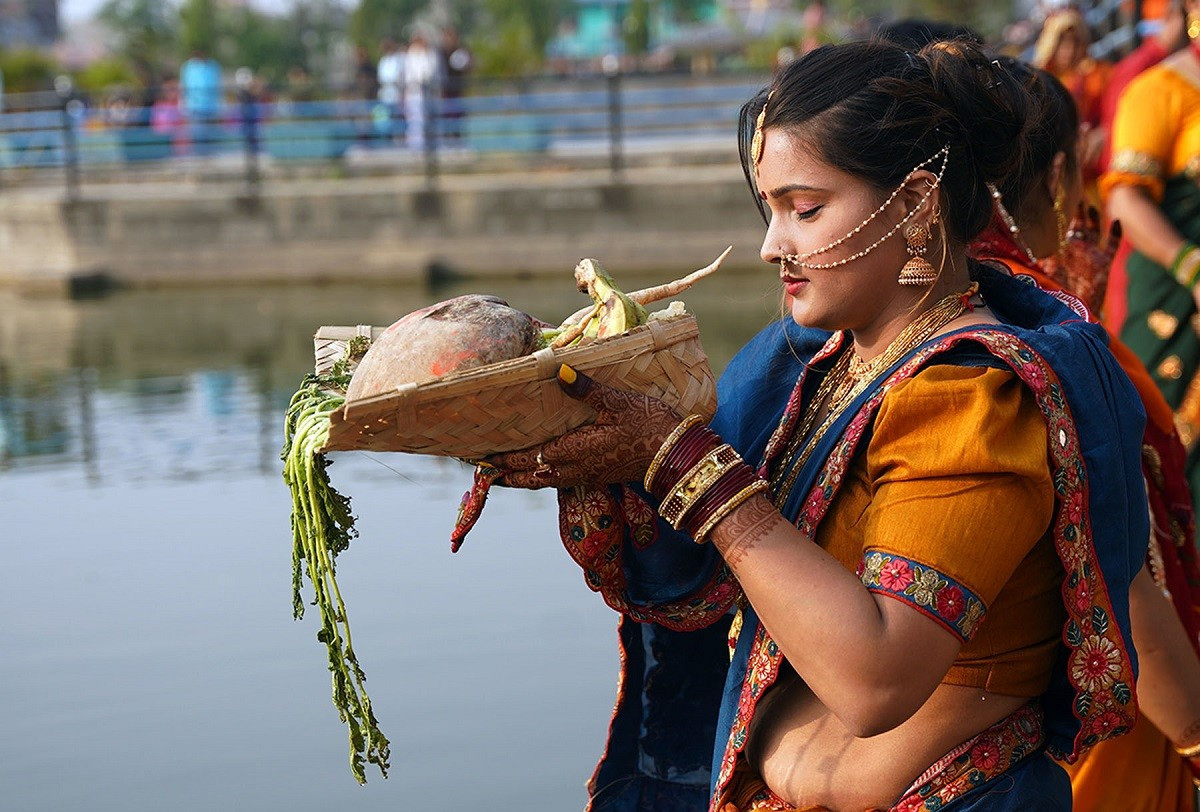 उदाउँदो सूर्यलाई अर्घ्य दिँदै चैती छठ सम्पन्न
