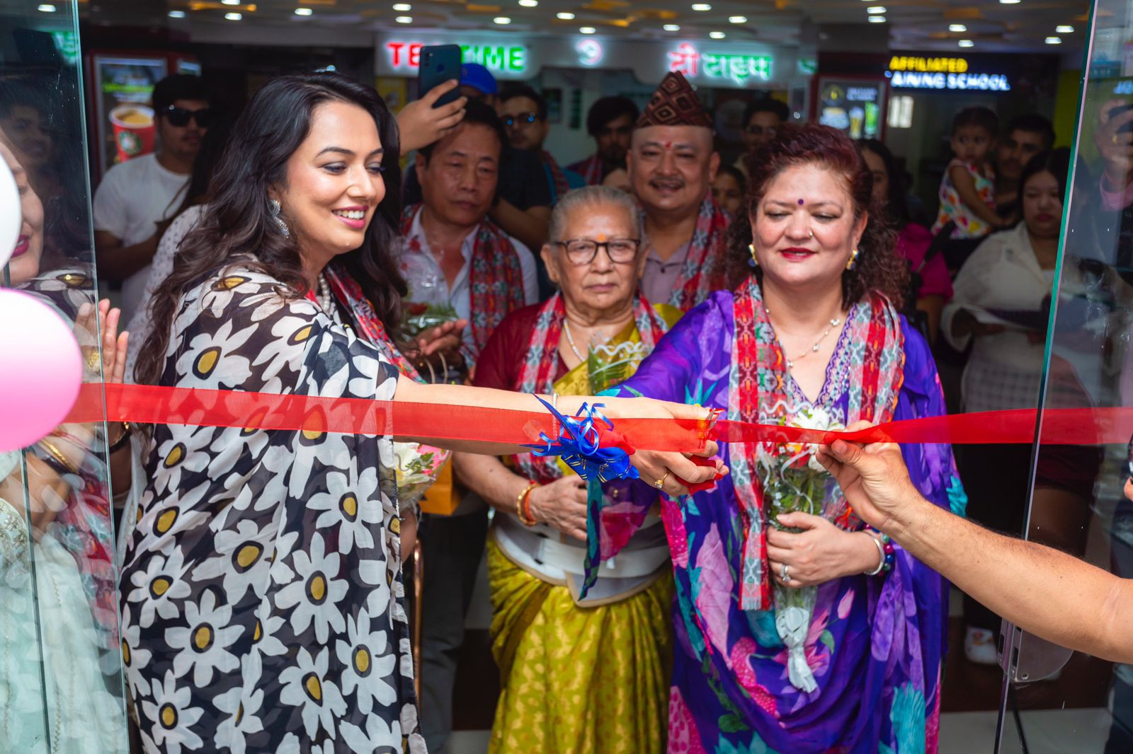 प्लस साइज नेपालकको चाबहिल के.एल टावरमा १३ औ शाखा सञ्चालन