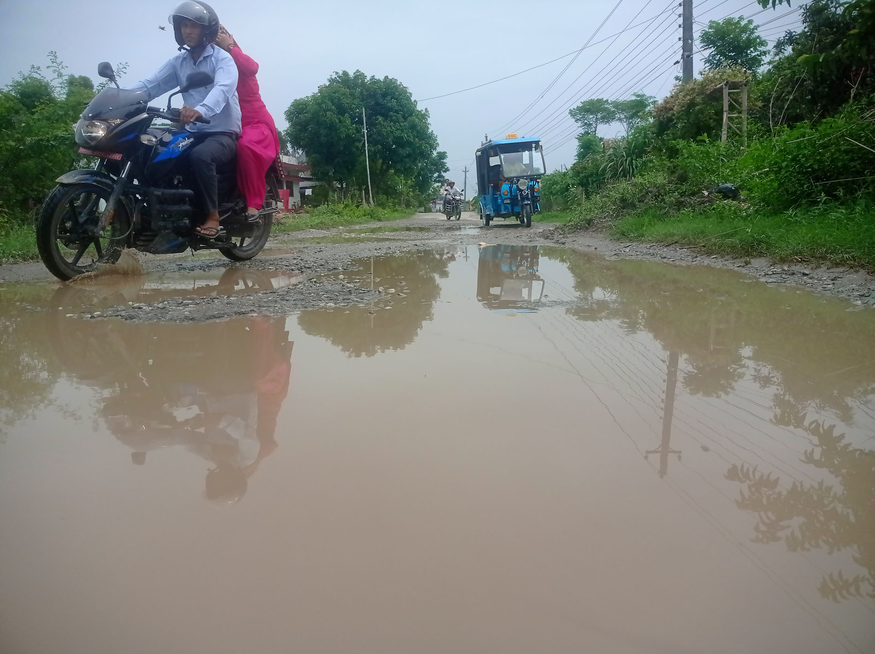 सुनसरीको इनरुवा–४, गणेशपुरस्थित सडकको दुरावस्था