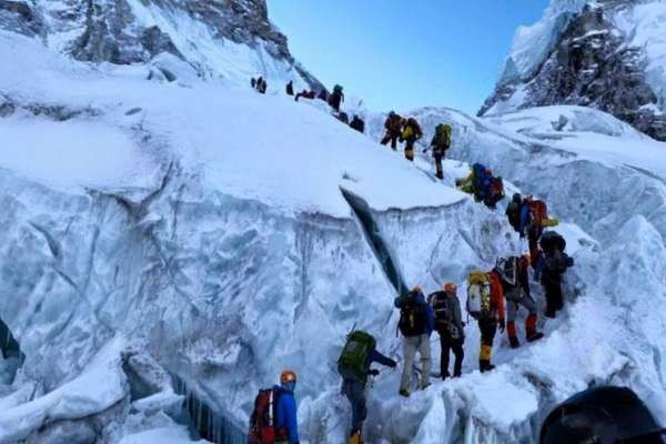 हिमाल आरोहणबाट ७४ करोड राजस्व सङ्कलन